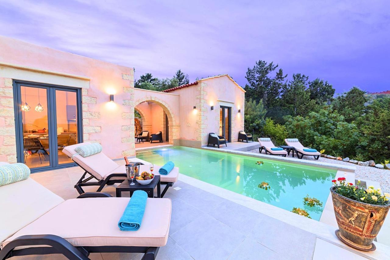 Villa Vardis Heated Pool Vryses Екстериор снимка
