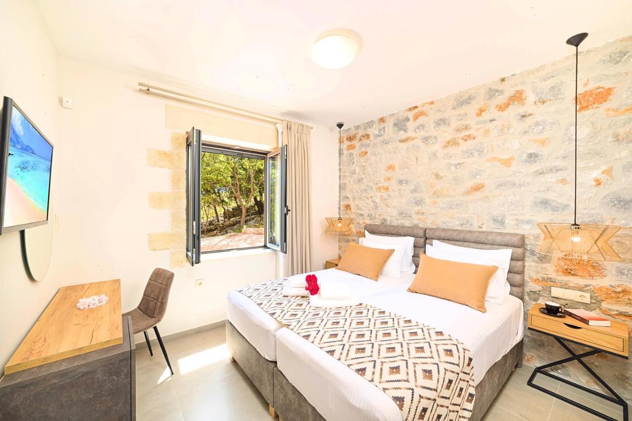 Villa Vardis Heated Pool Vryses Екстериор снимка
